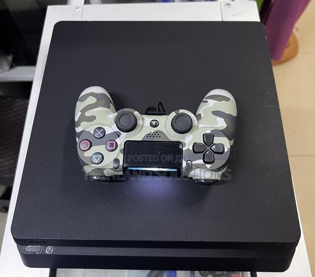 3 Months Old Chipped Playstation 4 Slim - thumbnail 3