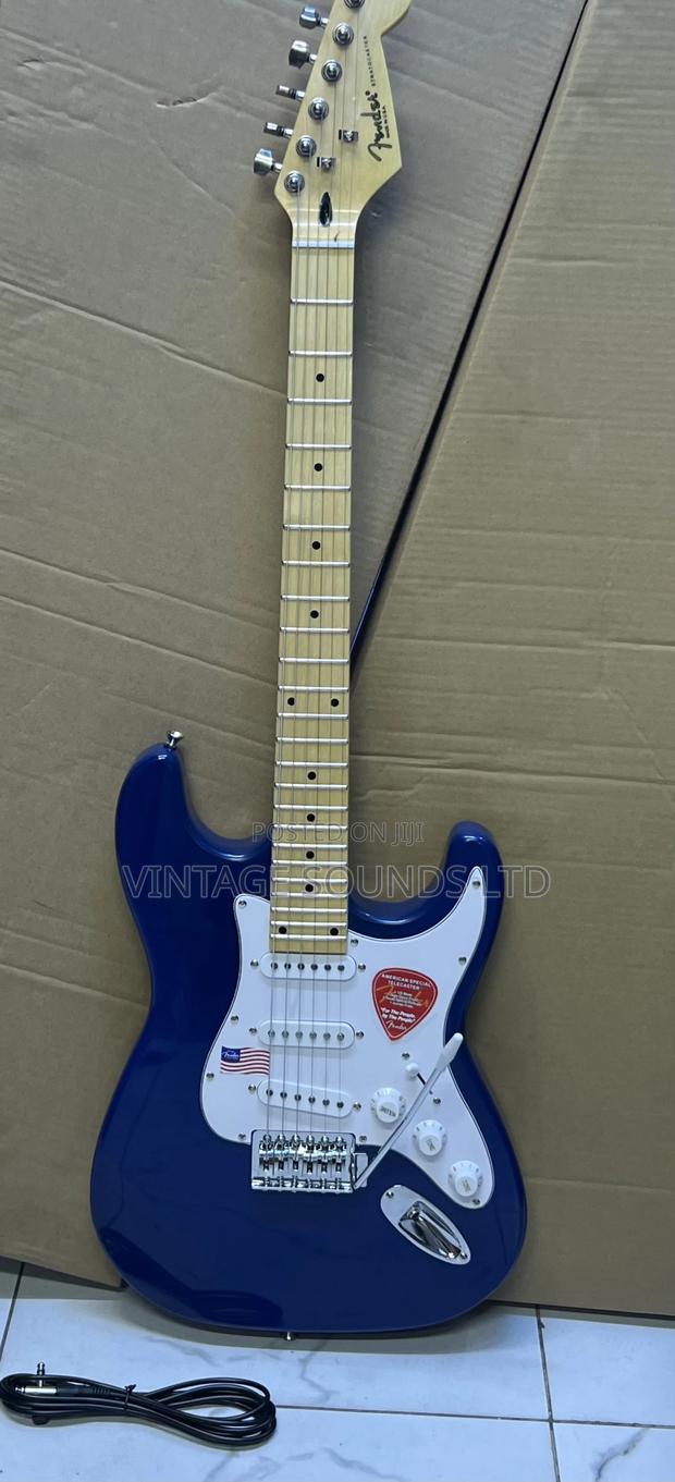 Fender Stratocaster Electric Solo Guitar ( Blue ) - main view