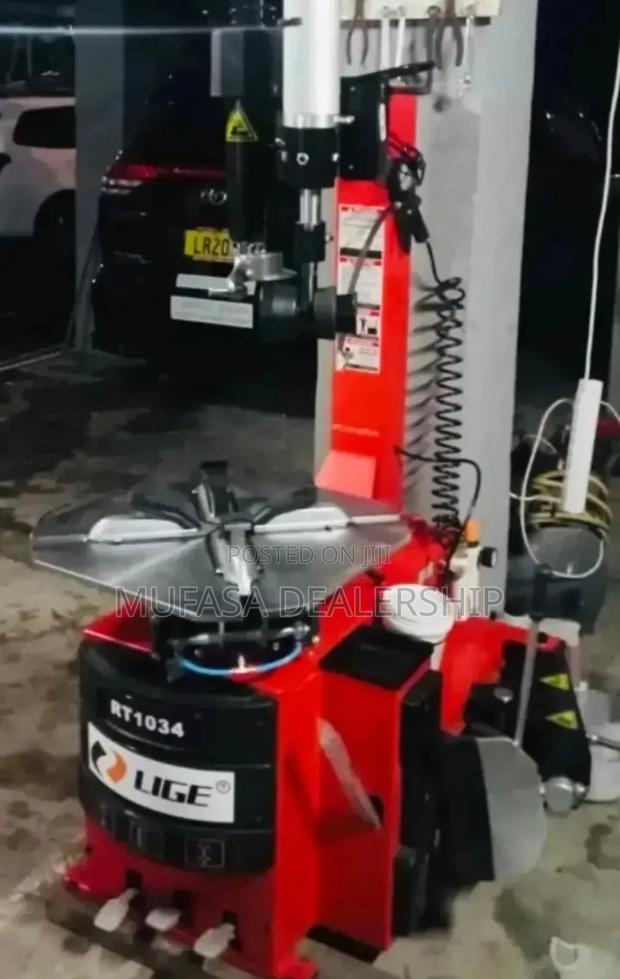 Tyre Changer Machine