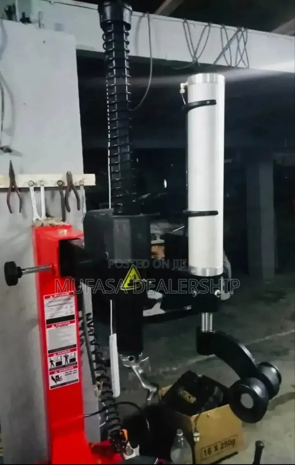 Tyre Changer Machine