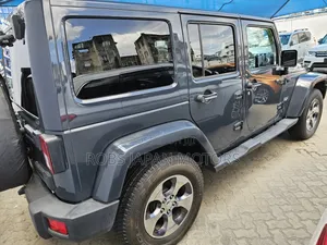 Jeep Wrangler Sahara 4x4 2016 Gray