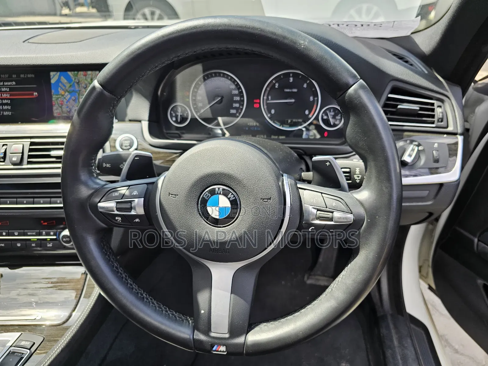BMW 523i 2016 Pearl