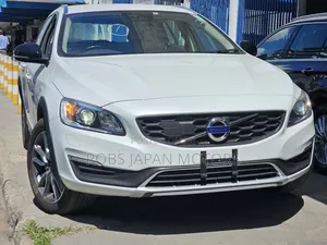 Volvo V60 T5 Premier AWD 2017 Pearl