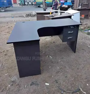 Top L-Shaped Desk
