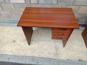 Arresting Office Desk