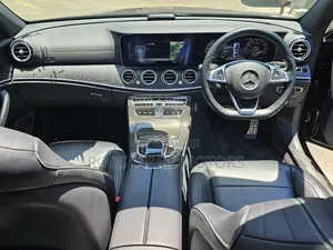 Mercedes-Benz E200 2017 Matt Black