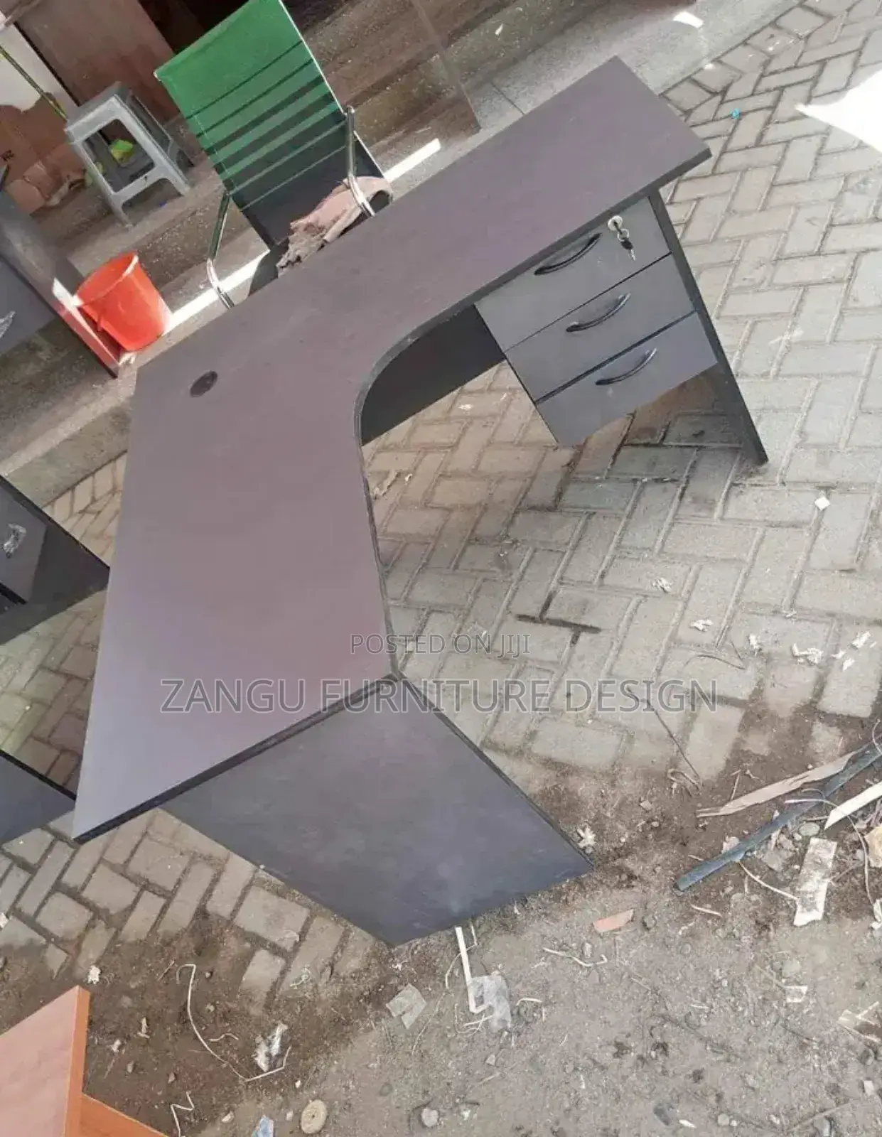 Striking Office Desk