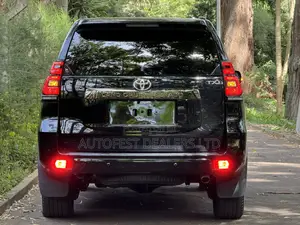 Toyota Land Cruiser Prado 2.8 2021 Black