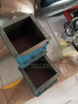 Steel Concrete Cube Moulds.