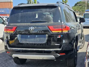 Toyota Land Cruiser 3.3 Diesel 4WD 2022 Black