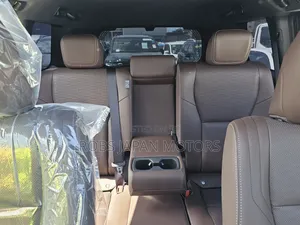 Toyota Land Cruiser Prado 2024 Pearl