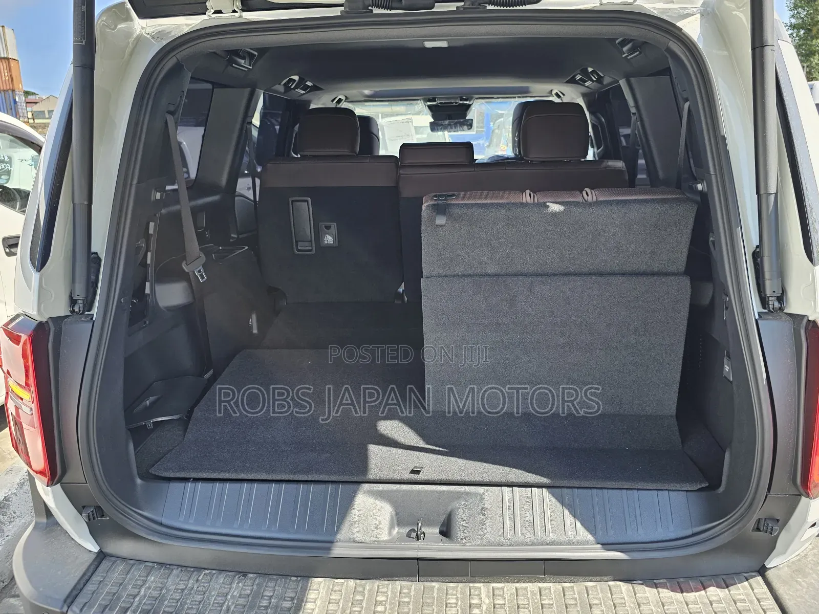 Toyota Land Cruiser Prado 2024 Pearl