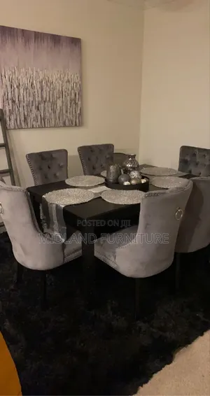 Dining Tables With Tufted Seats