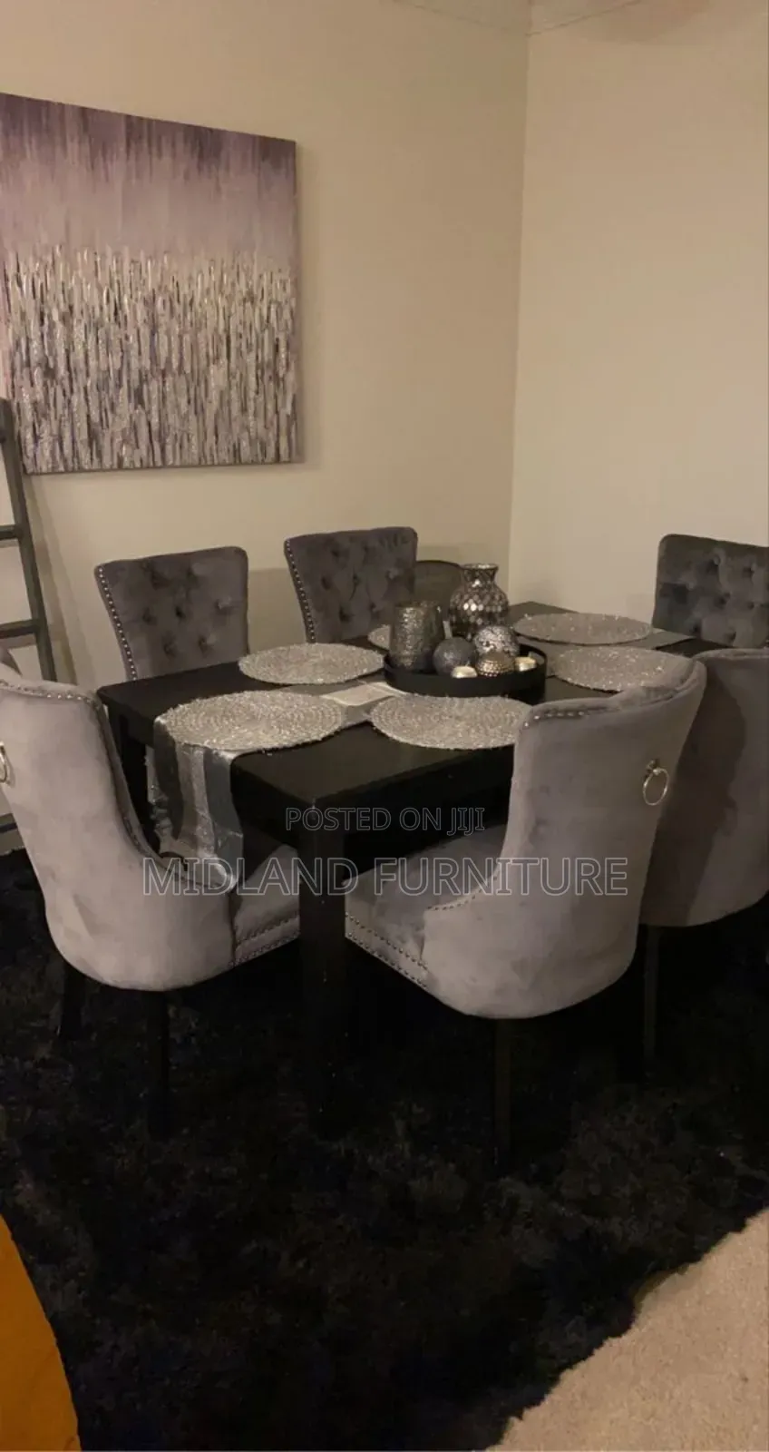 Dining Tables With Tufted Seats