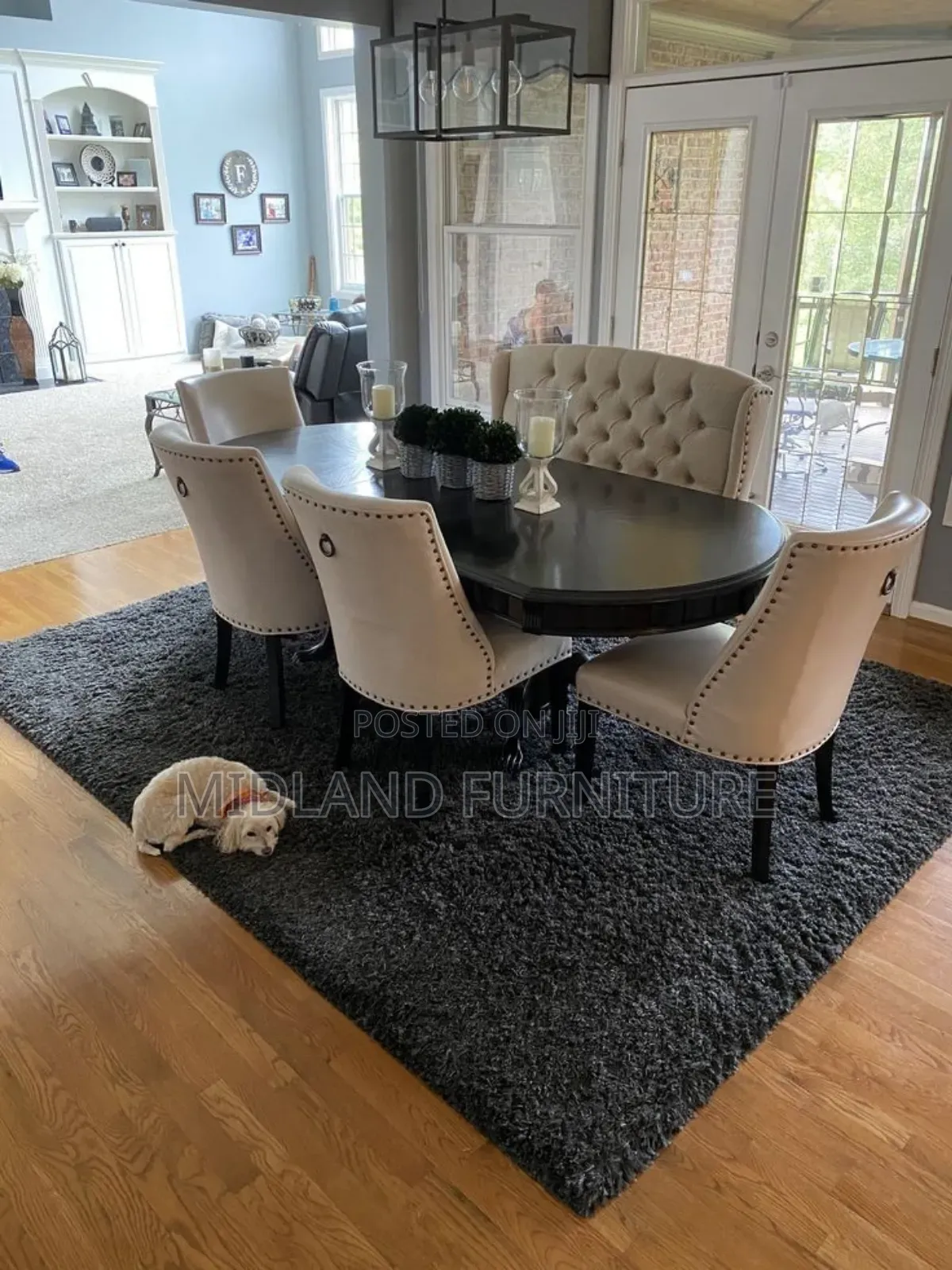 Dining Tables With Tufted Seats