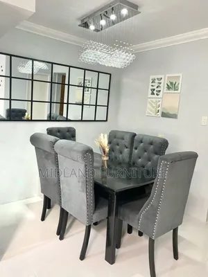 Dining Tables With Tufted Seats