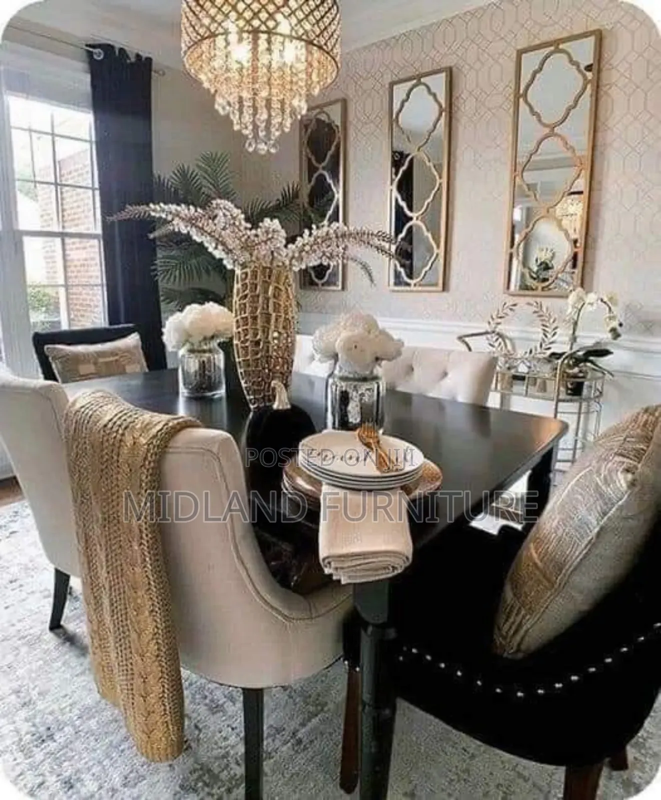 Dining Tables With Tufted Seats
