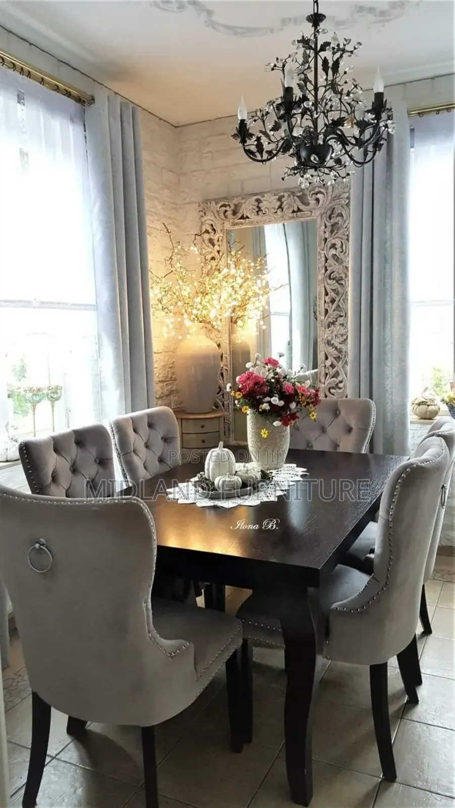 Dining Tables With Tufted Seats