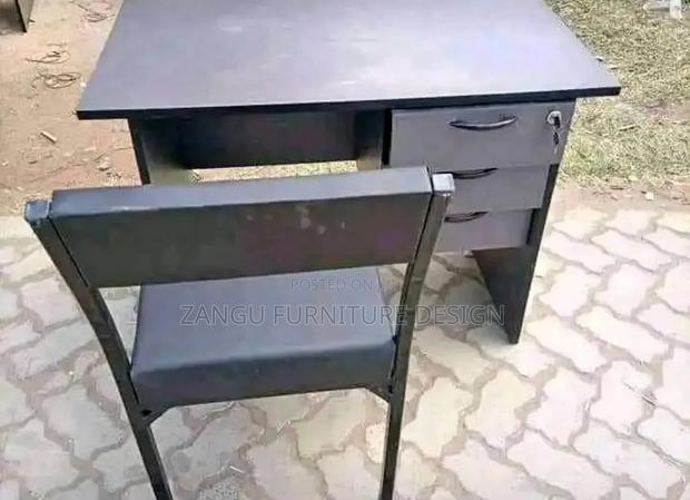 Unsurpassable Office Desk - main view