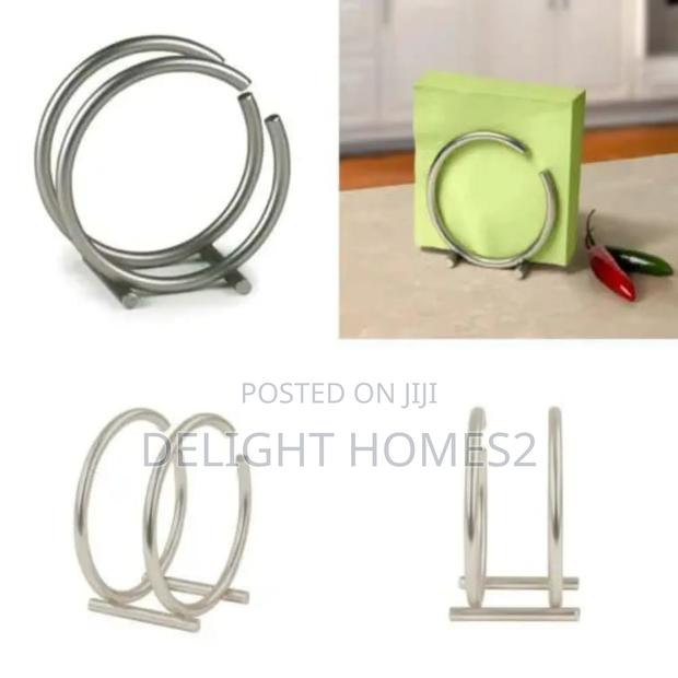 C Shape Metallic Serviet Holder_pa - main view