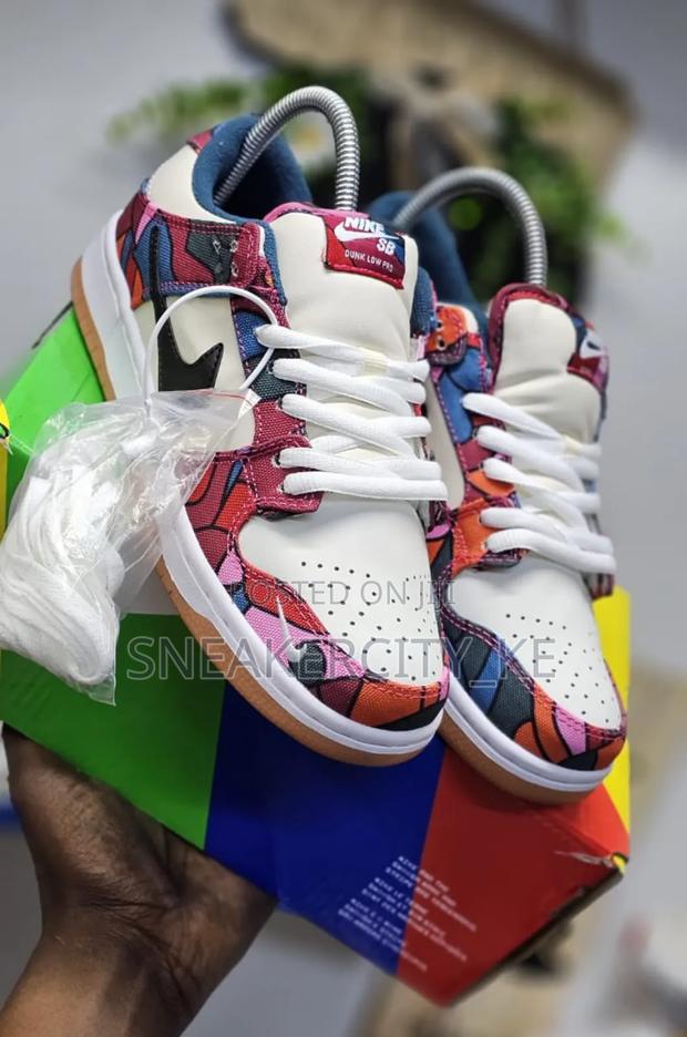 Valentines Sb Dunks - thumbnail 3