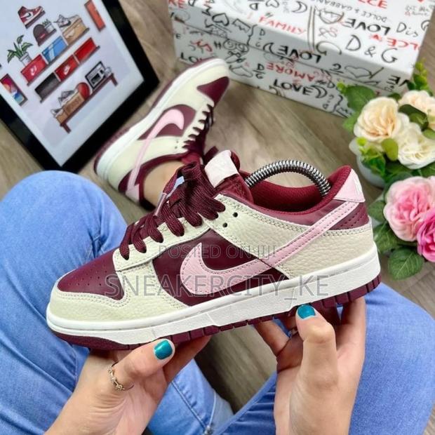 Valentines Sb Dunks - thumbnail 4