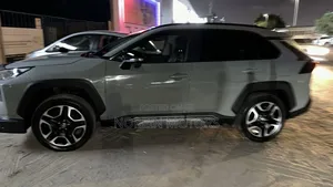 Toyota RAV4 2022 Green