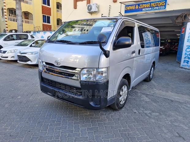 Toyota HiAce 2017 Grey - thumbnail 2