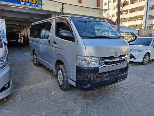Toyota HiAce 2017 Grey - thumbnail 7