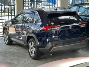 Toyota RAV4 2020 Blue