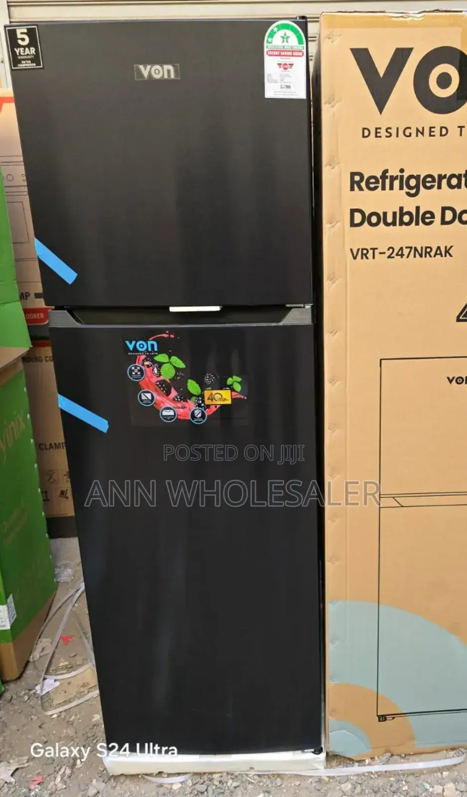 Black Von 247L Double Door Refrigerator v/NRF