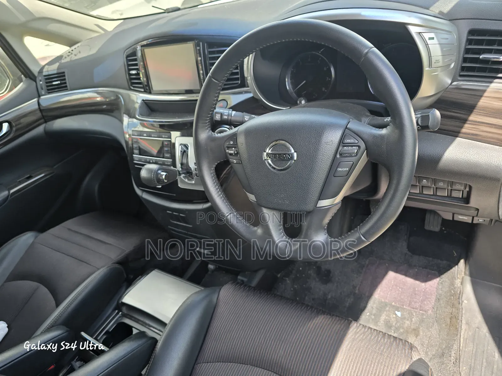Nissan Elgrand 2017 Brown