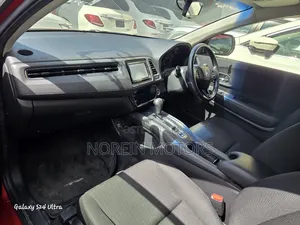 Honda Vezel 2017 Red