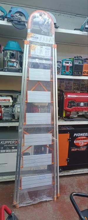 7 Step Aluminum Step Ladder - thumbnail 2
