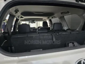 Toyota Land Cruiser Prado 2018 Off white
