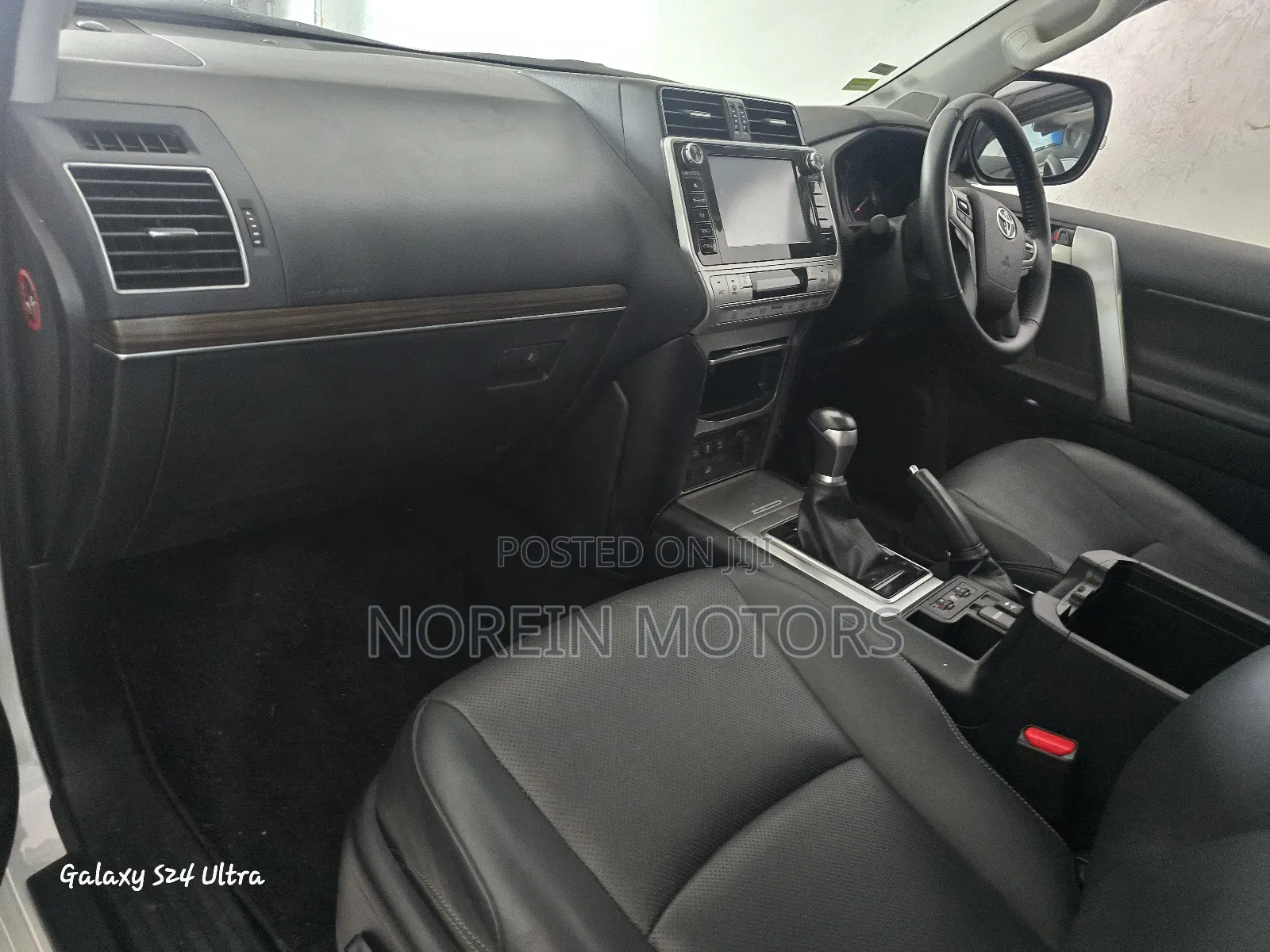 Toyota Land Cruiser Prado 2018 Off white