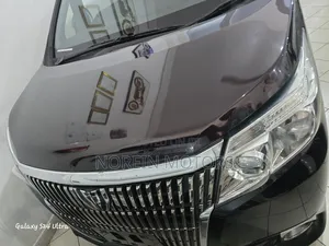 Toyota Esquire 2018 Purple