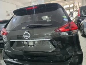 Nissan X-Trail 2017 Green