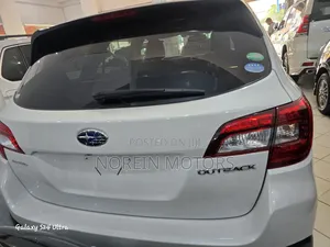 Subaru Outback 2018 Off white