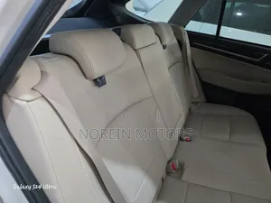 Subaru Outback 2018 Off white