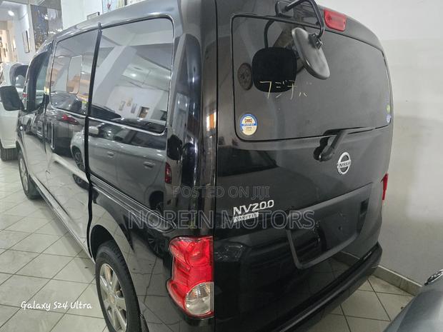 Nissan NV200 2017 Black