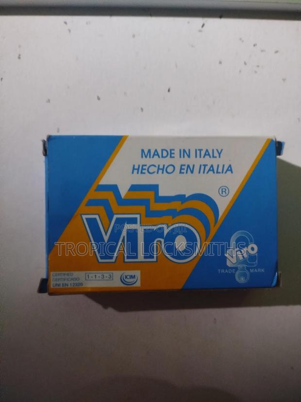 Viro Original Brass Padlock 305 (80mm) - thumbnail 3