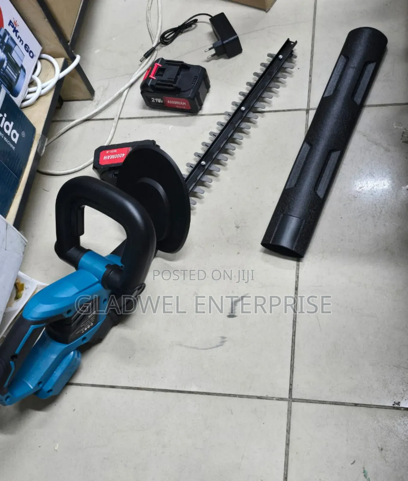 ,21v Cordless Hedge Trimmer With 2 Battelies/Cordless