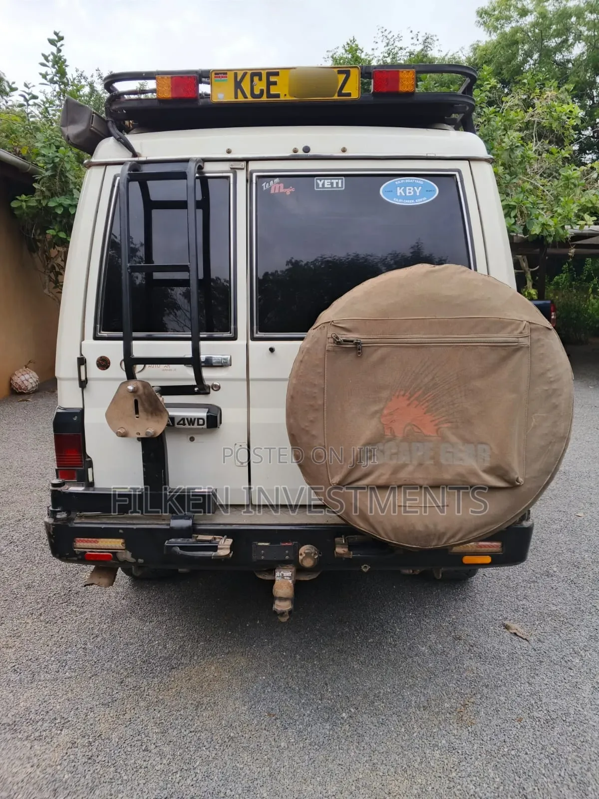 Toyota Land Cruiser 2013 White