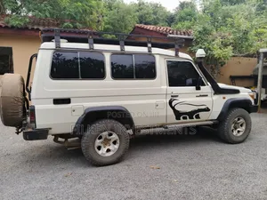 Toyota Land Cruiser 2013 White