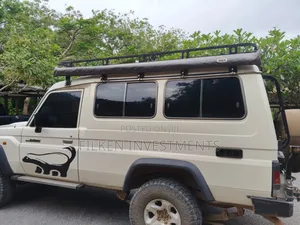 Toyota Land Cruiser 2013 White