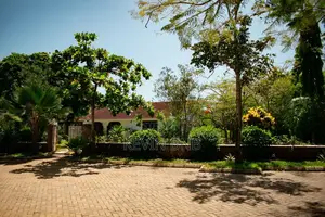 Diani Airbnb 3 Bedroom Private Villa, Large Pool Diani BNB