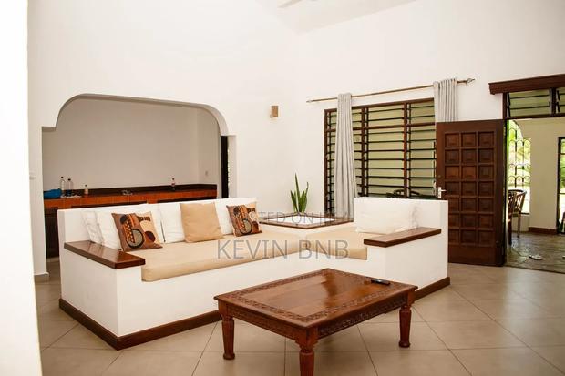 Diani Airbnb 3 Bedroom Private Villa, Large Pool Diani BNB - thumbnail 5