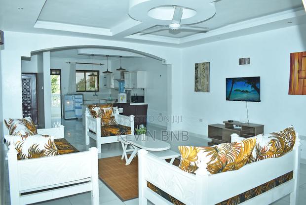 Diani Airbnb Luxurious 2 Bed Apartment Diani BNB - thumbnail 4