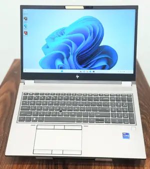 Laptop HP ZBook Firefly G8 32GB Intel Core i7 SSD 512GB